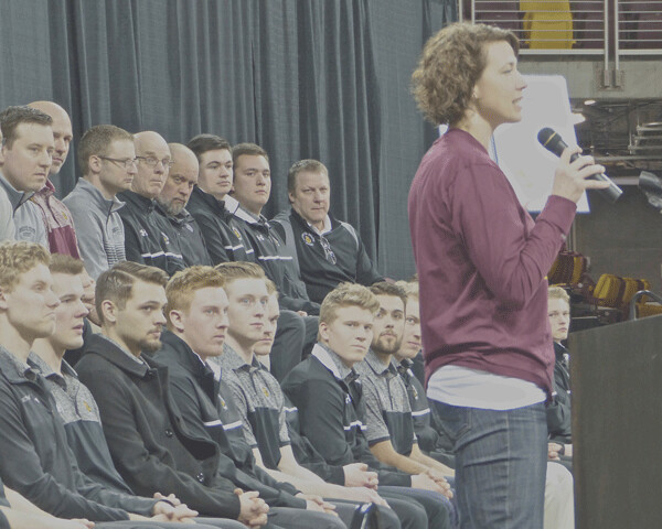 Duluth Mayor Emily Larson presented an official proclamation of Bulldog Hockey Day to the team.