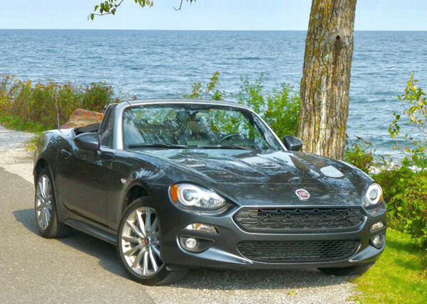 The front-corner angle of the new 124 Spider most resembles the original Fiat 124 Spider from the 1960s. Photo credit: John Gilbert