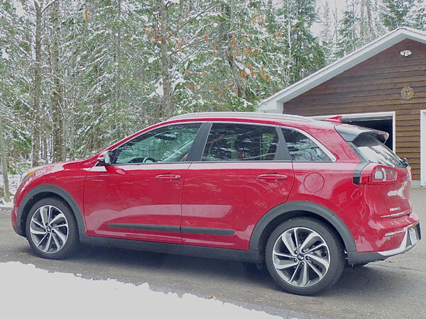 Kia Niro looks like a compact crossover SUV, and functions as one, but is actually more of a throwback to a station wagon. Photo credit: John Gilbert