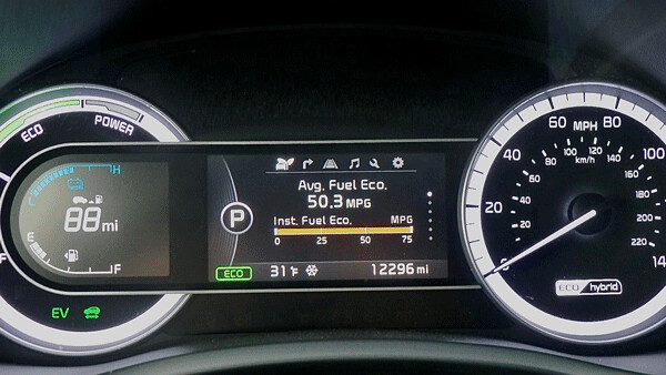 Drive as though competing with the computer and you can get the Niro over 50 miles per gallon. Photo credit: John Gilbert