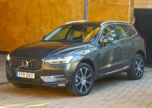 Volvo revised its classic XC-90 SUV onto a more compact platform, gave it the same power, and came away with the XC-60. Photo credit: John Gilbert