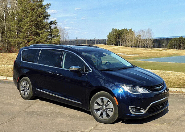 New Chrysler Pacifica can now be bought as a high-mileage plug-in hybrid model that is quicker and more economical. Photo credit: John Gilbert