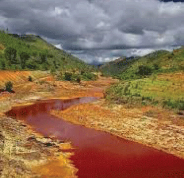 One segment of the Rio Tinto (Spain) downstream from the multitude of copper/sulfide mines