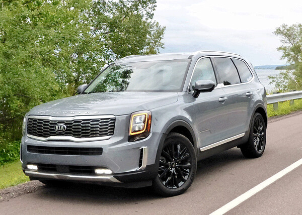 Palisade sister ship is the Kia Telluride, with different styling touches and demeanor, but same high-tech features. Photo credit: John Gilbert