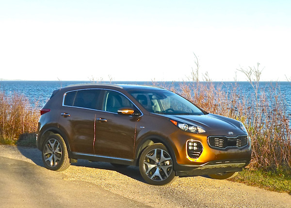 Long-awaited revision of the Kia Sportage is perfectly timed to plug into the compact SUV craze. Photo credit: John Gilbert