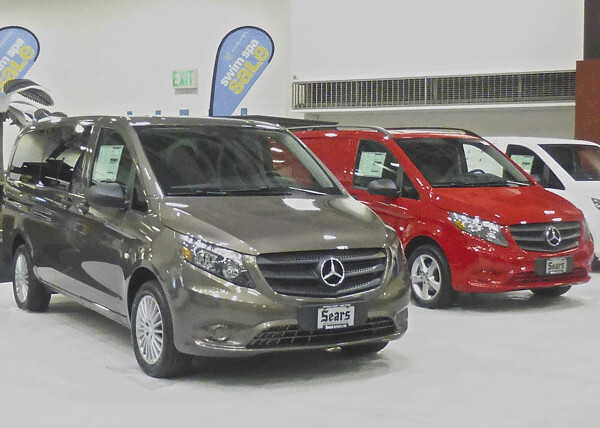 Metris companions, passenger and cargo vans at Twin Cities Auto Show. Photo credit: John Gilbert