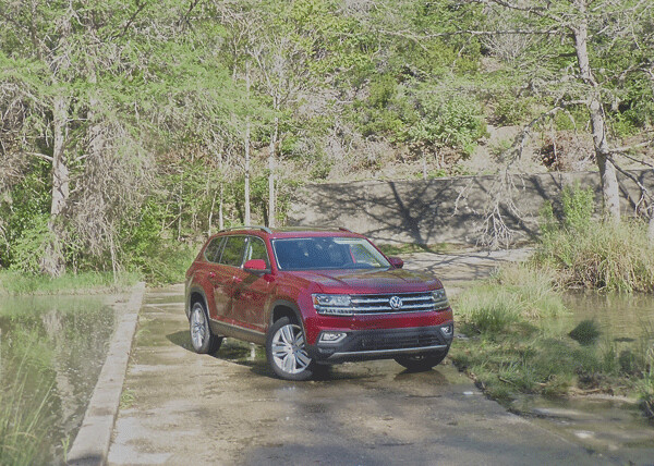 Volkswagen’s 2018 Atlas SUV looked poised above a swollen Texas Hill Country river. Photo credit: John Gilbert