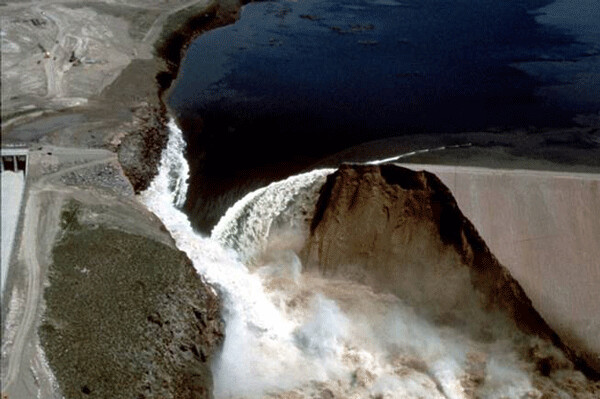 The Teton River Earthen Dam Breach in Progress (June 5, 1976)