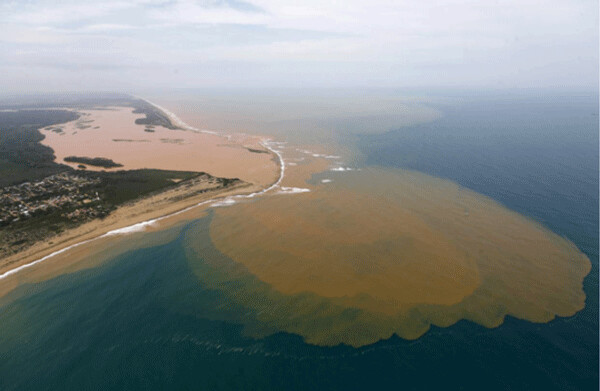 The mouth of the Rio Doce at the site where it empties into the Atlantic Ocean
