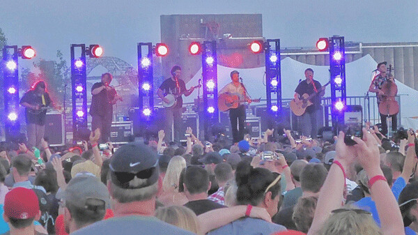 Trampled by Turtles dazzled an estimated 12,000 fans at Bayfront Saturday. From left, Eric Berry, mandolin; Ryan Young, fiddle; Dave Carroll, banjo; Dave Simonett, guitar and lead vocals; Tim Saxhaug, bass; and Eamonn McLain, cello. Photo credit: John Gilbert