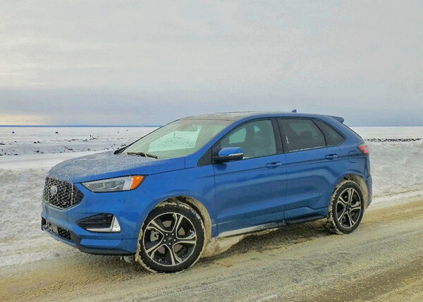 Icy-blue 2019 Ford Edge ST stood out on the North Shore, while ice fishermen did their thing out on frozen Lake Superior. Photo credit: John Gilbert