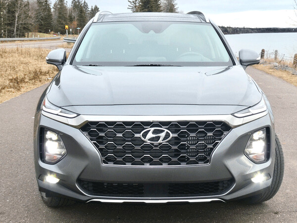 A stylish light show flanks all sides of the new signature Hyundai grille. Photo credit: John Gilbert