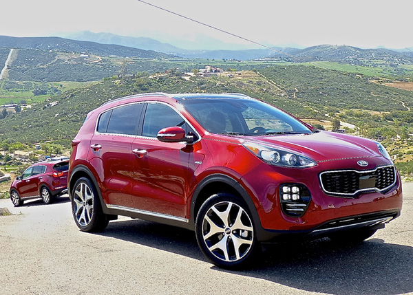 Turbocharged Sportage SX also at ease scaling California hills east of San Diego. Photo credit: John Gilbert