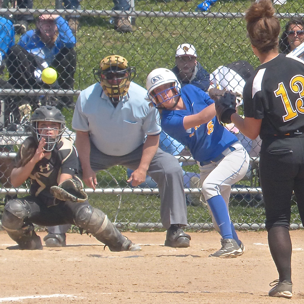 Alexa Bremer drove a 2-out single to lift St Scholastica to a 3-3 tie in the last of the sixth.